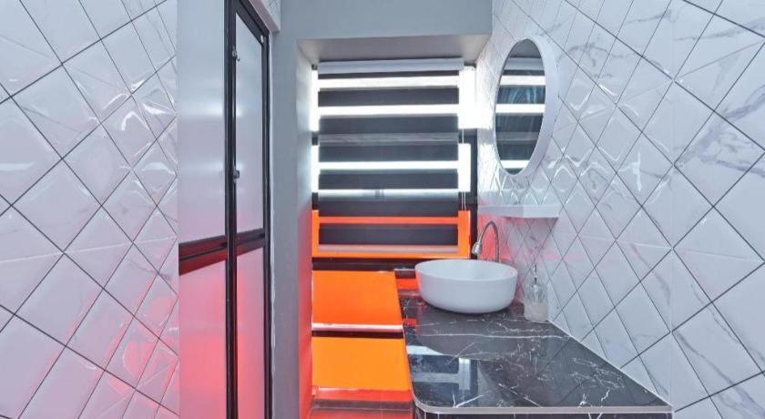 Oyo 90594 Hotel Casalink Paka Dış mekan fotoğraf